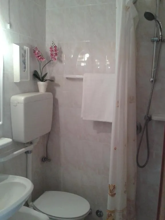 ביביונה Hotel Paron